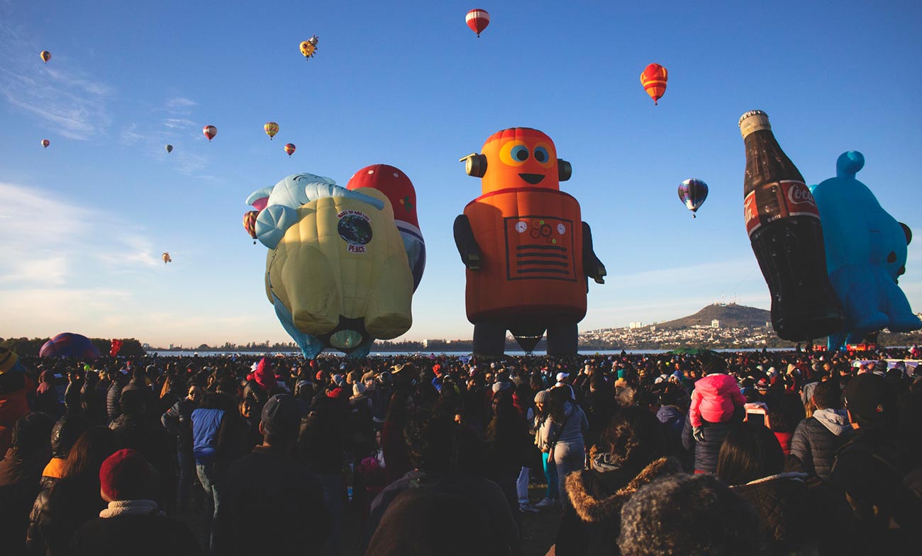 a huge congratulations to chicken & egg pictures.